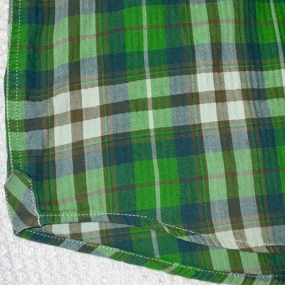 The North Face, Soft Cotton Green Plaid Short Sleeve Button Up Shirt. L - Picture 11 of 13